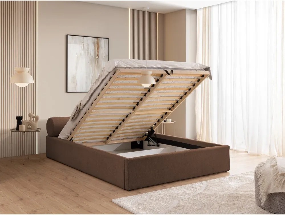 Brązowe tapicerowane łóżko dwuosobowe ze schowkiem i stelażem 200x200 cm Cille – Ropez