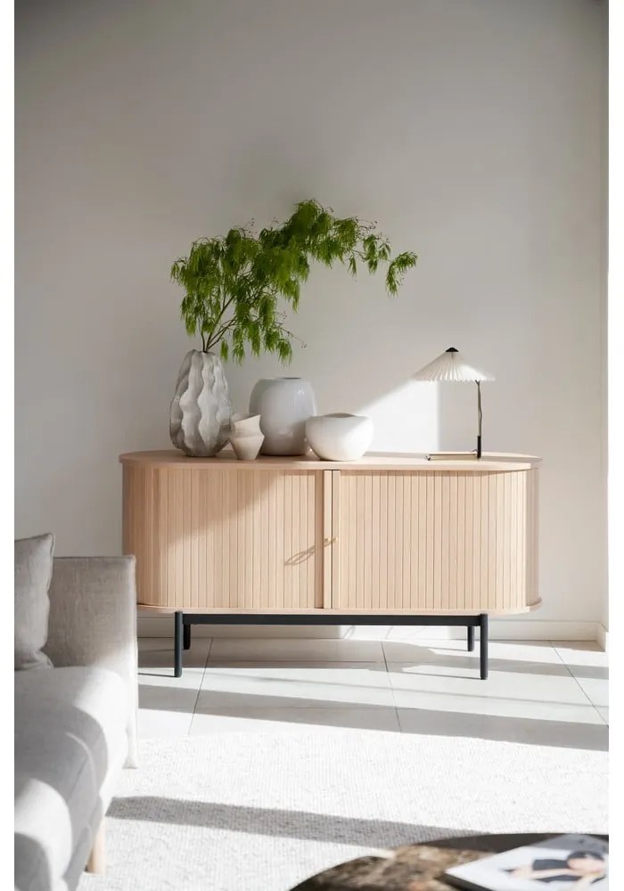 Naturalna niska komoda w dekorze dębu 142x71 cm Haddington – Rowico