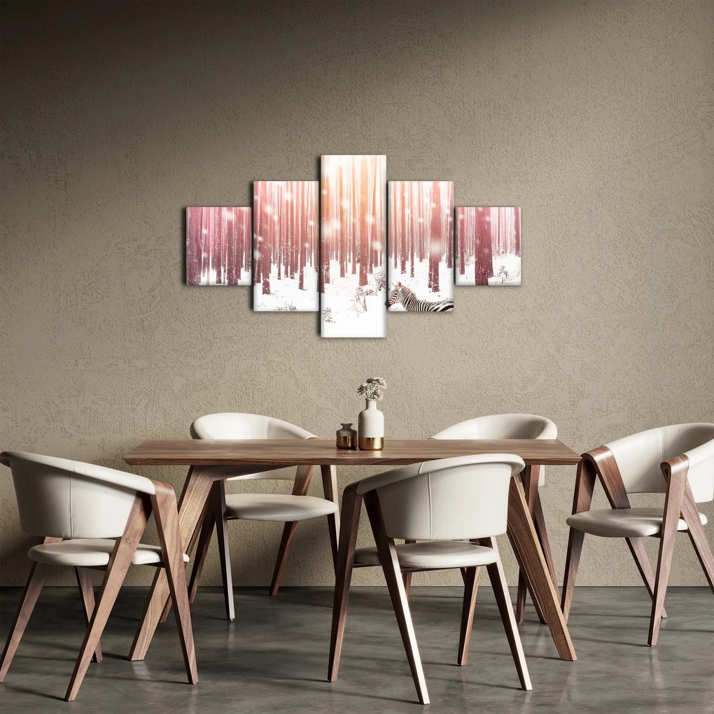 Obraz - Zebra w śnieżnym lesie (125x70 cm)