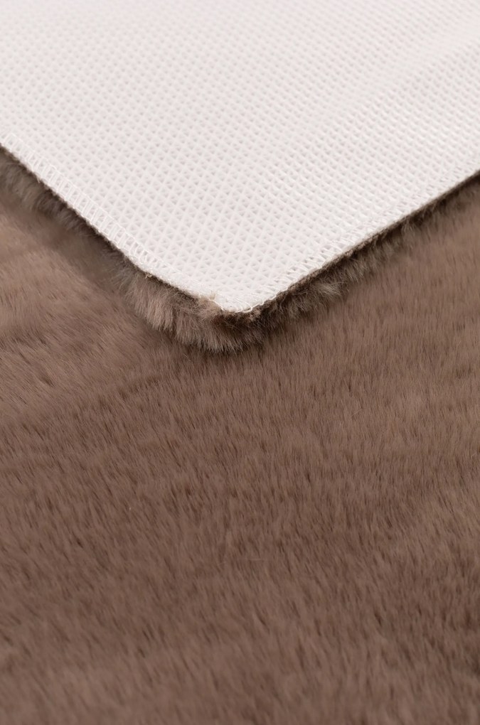 Dywan Futrzany Brązowy 70x130 cm Włochaty Miękki Dekoracyjny Antypoślizgowy