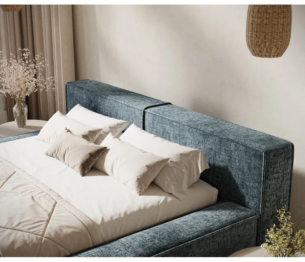 Szaroniebieskie tapicerowane łóżko dwuosobowe ze schowkiem i stelażem 180x200 cm Voliera – Maison de Rêve