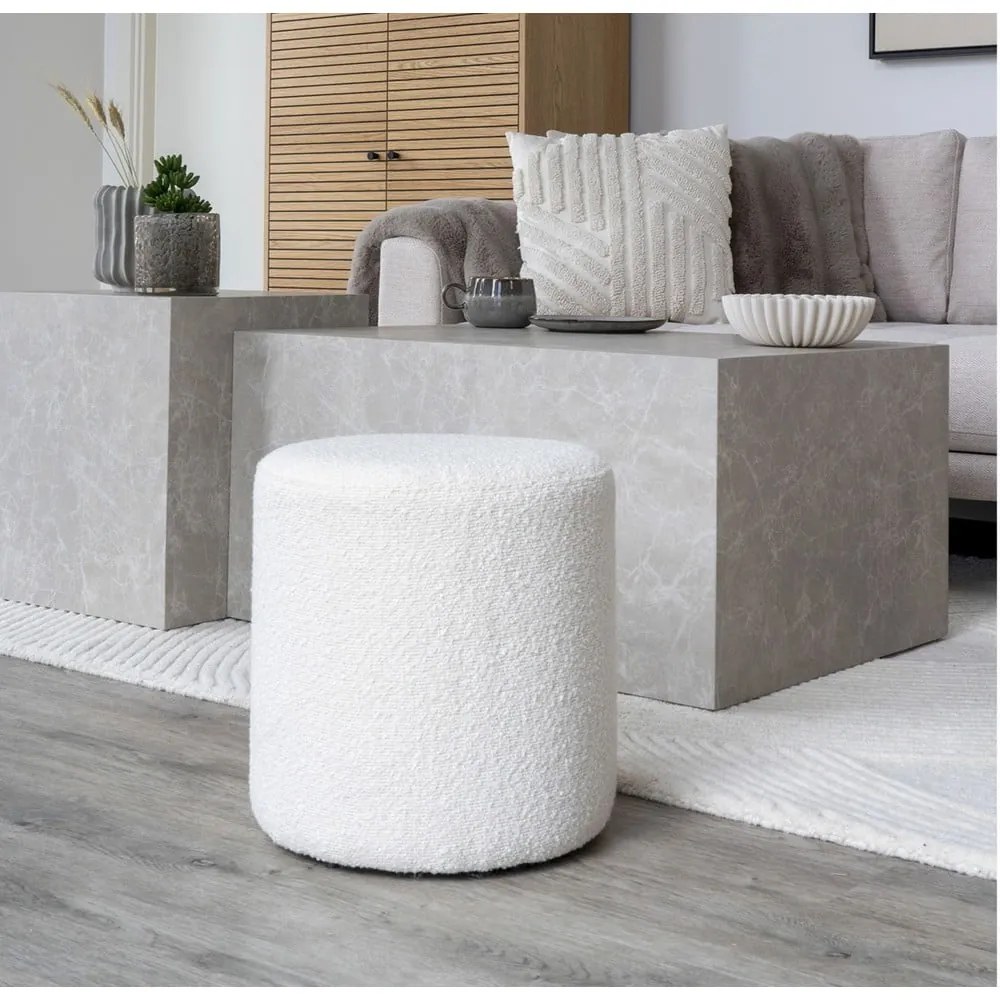 Biały puf z materiału bouclé Ejby – House Nordic