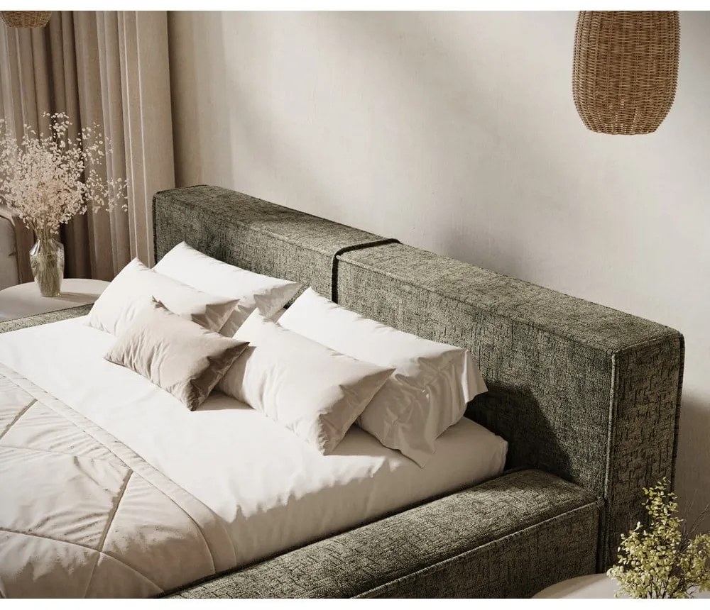 Ciemnozielone tapicerowane łóżko dwuosobowe ze schowkiem ze stelażem 180x200 cm Voliera – Maison de Rêve