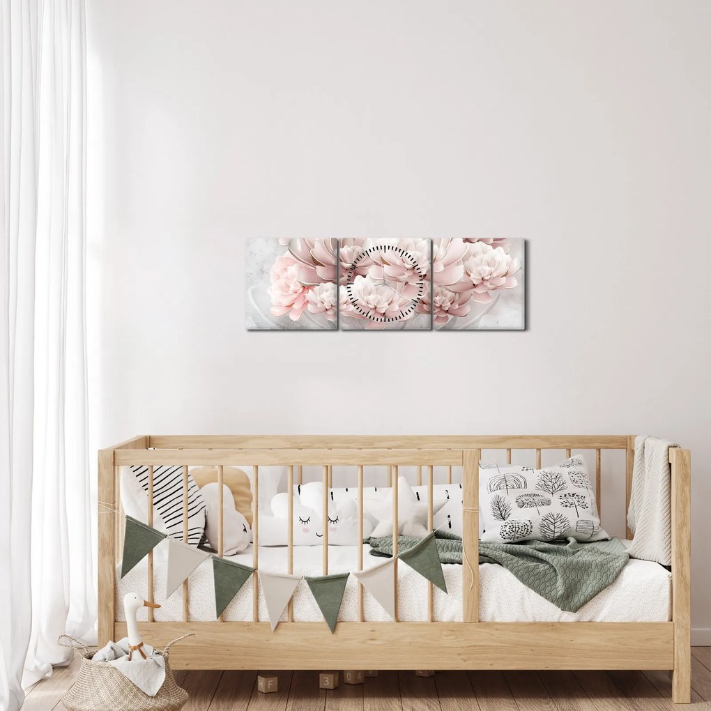 Obraz - Różowe kwiaty na ścianie (z zegarem) (90x30 cm)