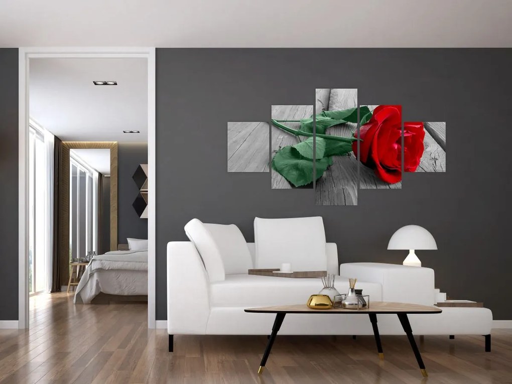 Obraz - Czerwona róża z zieloną łodygą (125x70 cm)