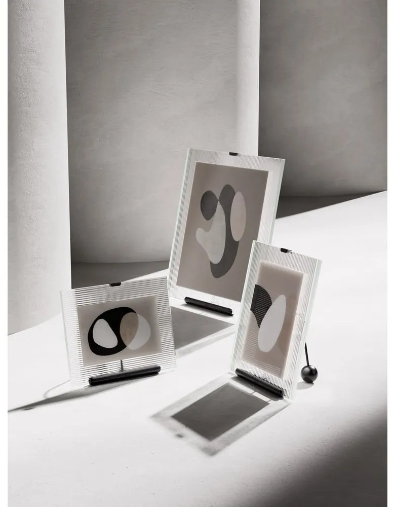 Czarna szklana ramka stojąca 19x23 cm Flute – Umbra