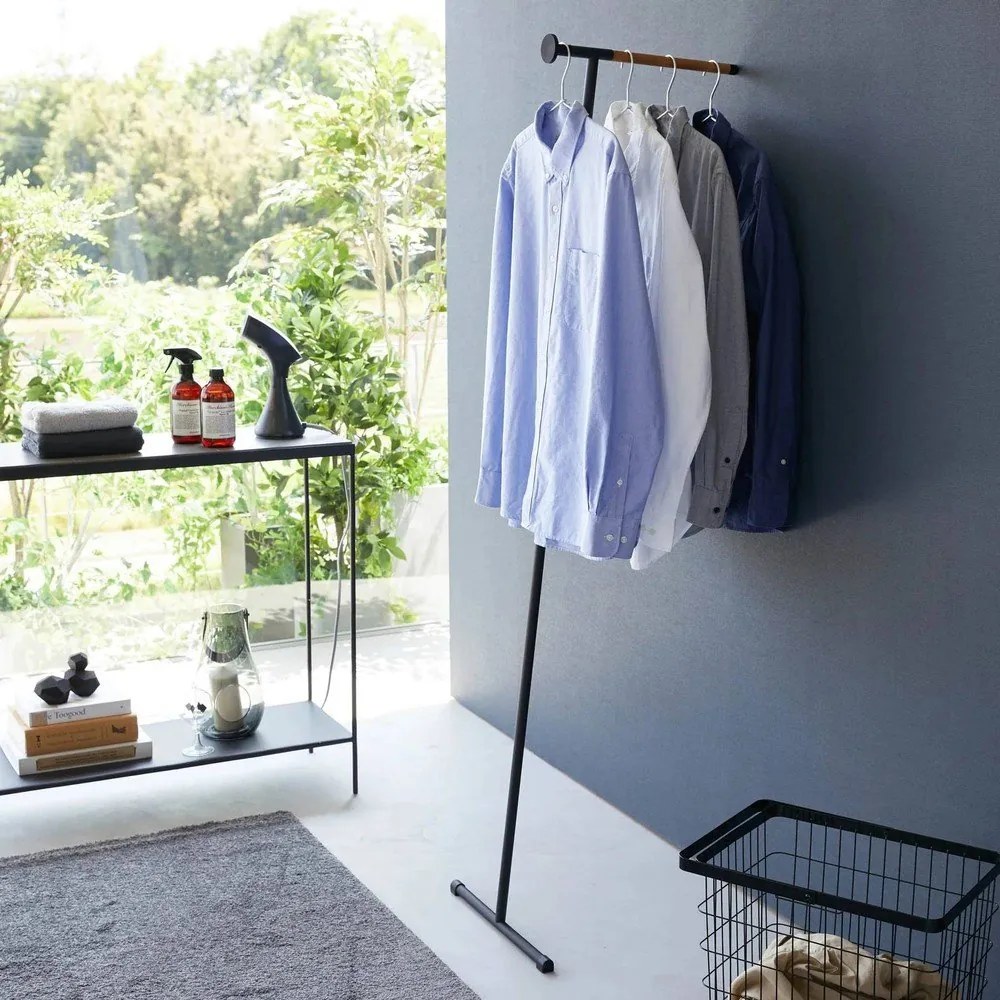 Czarny metalowy wieszak ścienny 38,5 cm Tower – YAMAZAKI