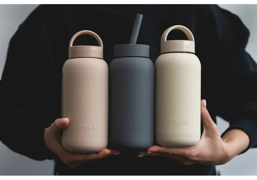Ciemnoszara butelka podróżna 720 ml Smoke Grey – Muuki