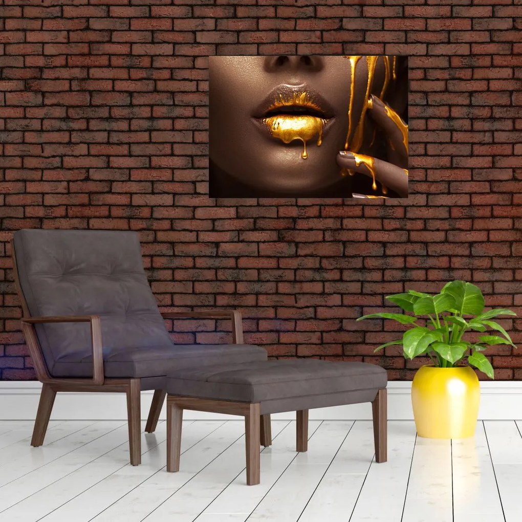 Obraz na szkle - Kobieta ze złotymi ustami (70x50 cm)