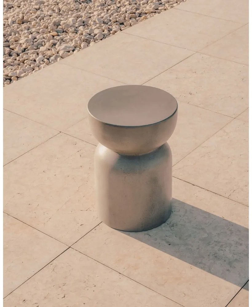 Okrągły stolik ogrodowy betonowy ø 32 cm Garbet – Kave Home