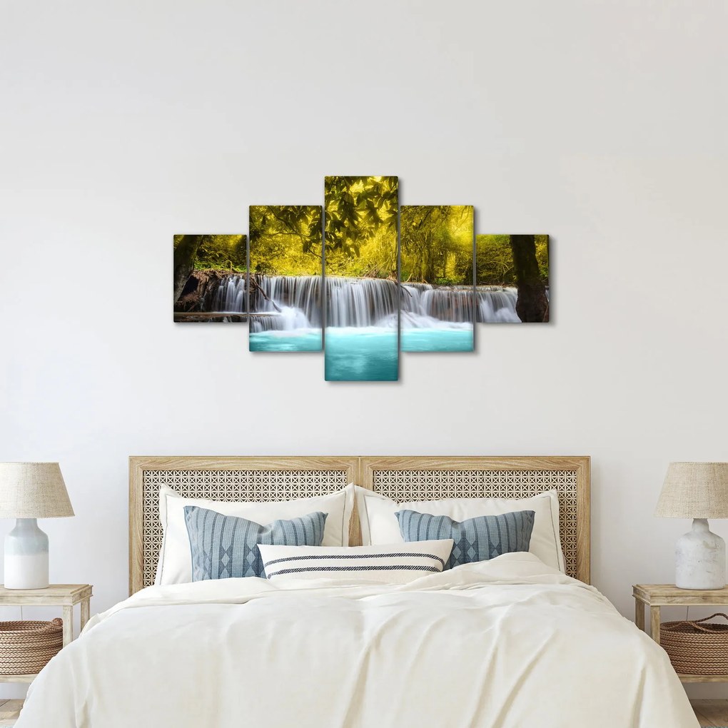 Obraz - Wodospad w jasnych kolorach (125x70 cm)