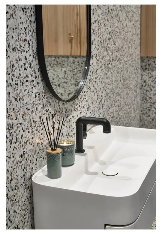 Zapachowa świeca czas palenia 30 h Iris Coconut Mango – Villa Collection