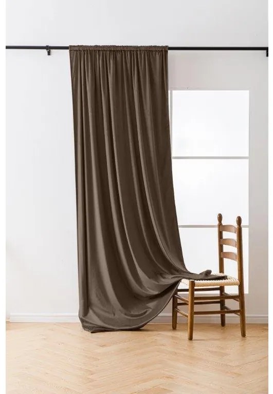 Brązowa zasłona zaciemniająca VELVET 140x270 cm Zawieszanie: Taśma z wiązaniami