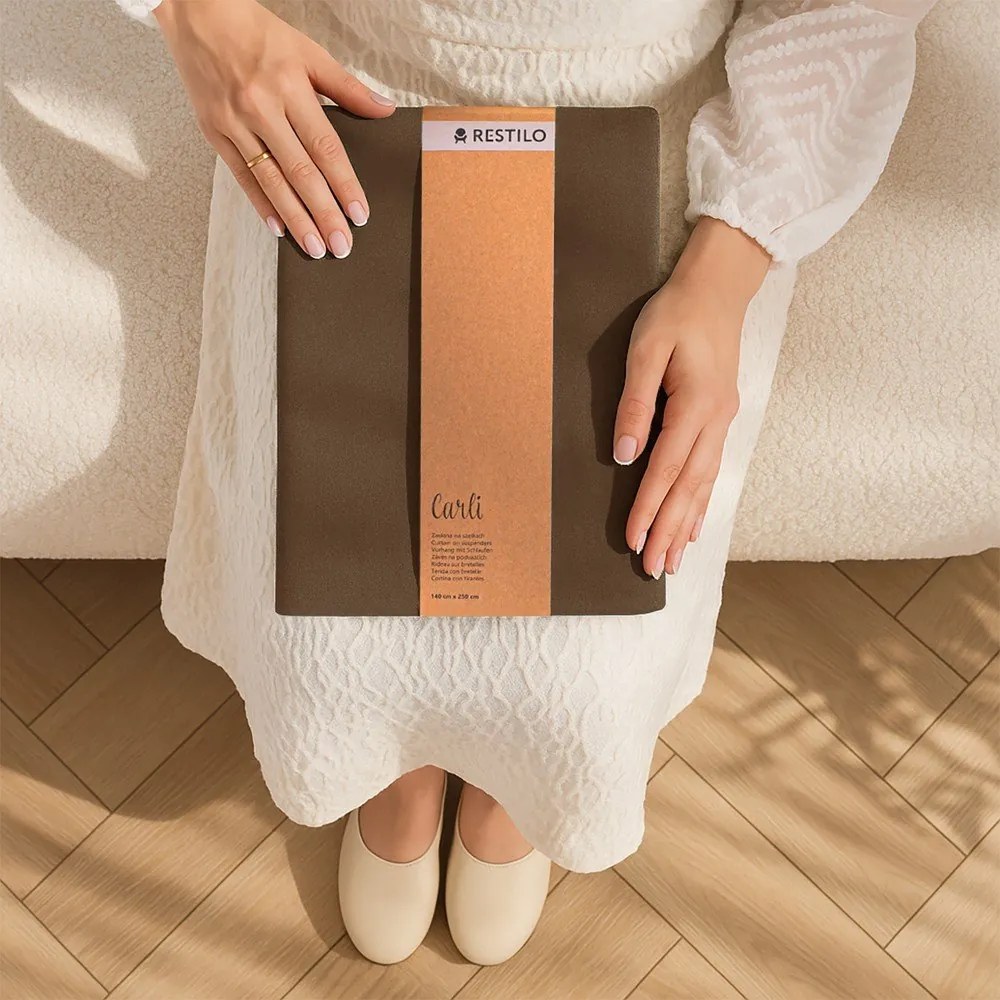 Brązowa zasłona częściowo zaciemniająca (dimout) 140x250 cm Carli Tie – Restilo