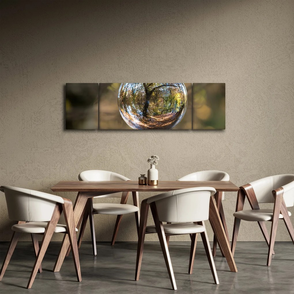 Obraz - Odbicie w szklanej kuli (170x50 cm)