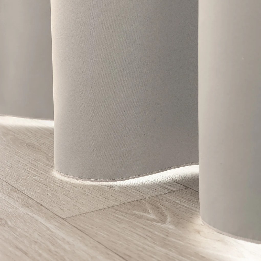 Zasłona zaciemniająca na taśmie marszczącej greige 140 x 280cm 1 szt.