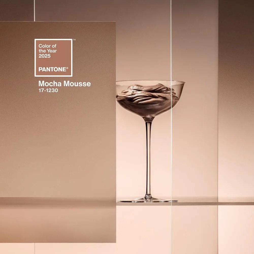 Jasnobrązowy breloczek Mocha Mousse 17-1230 – Pantone