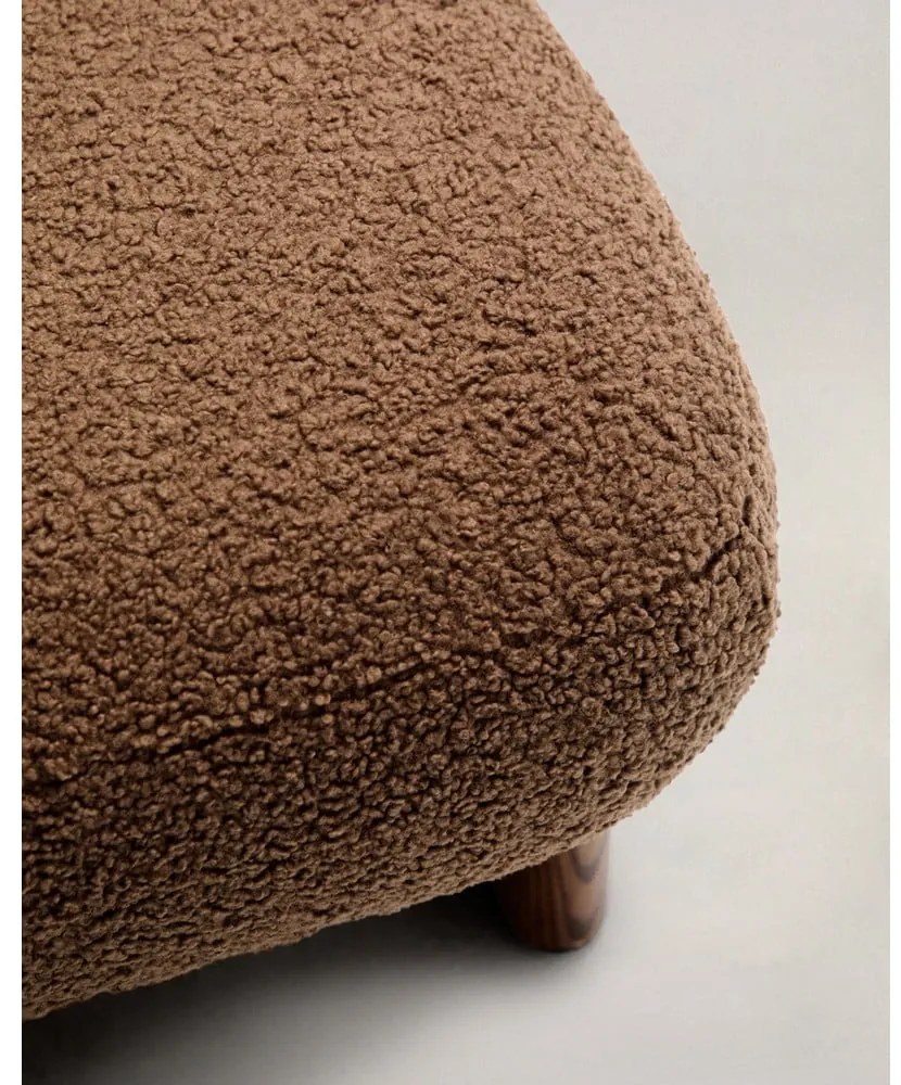 Brązowy podnóżek z materiału bouclé Nema – Kave Home