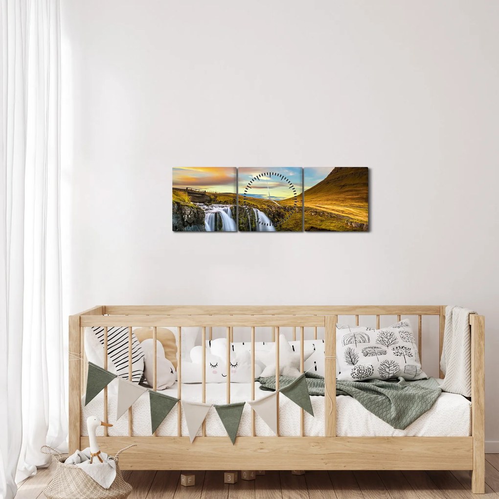 Zdjęcie góry i wodospadów na Islandii (z zegarem) (90x30 cm)