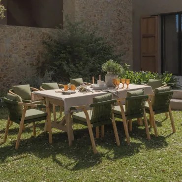 Zestaw Stołu Prostokątnego 200-260-320x100 Cm Rozkładanego Oraz 8 Krzeseł Ogrodowych Z Podłokietnikami Z Drewna Akacjowego Dubai Rustykalny Brąz Akacj