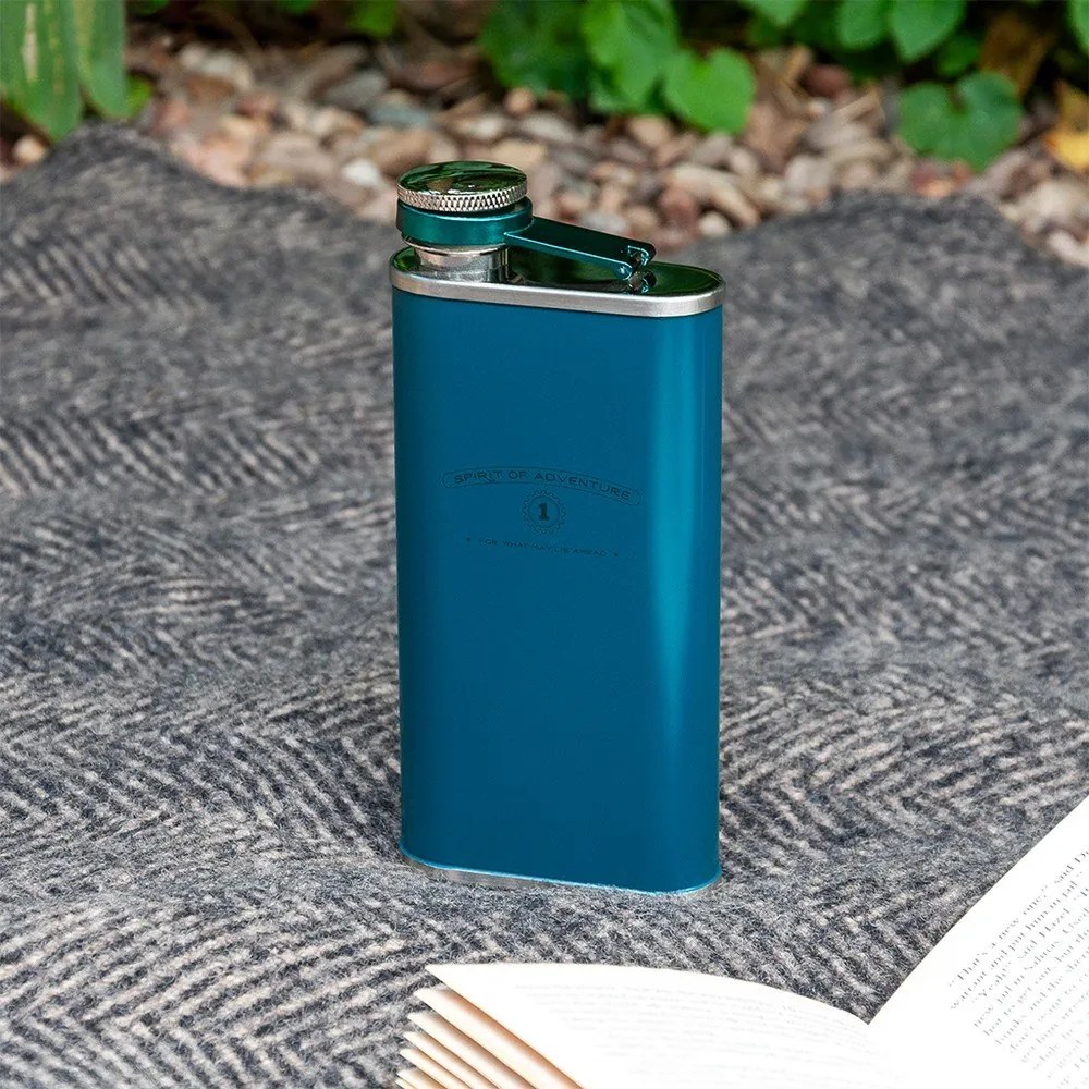 Zielononiebieska piersiówka ze stali nierdzewnej 250 ml Spirit of Adventure – Rex London