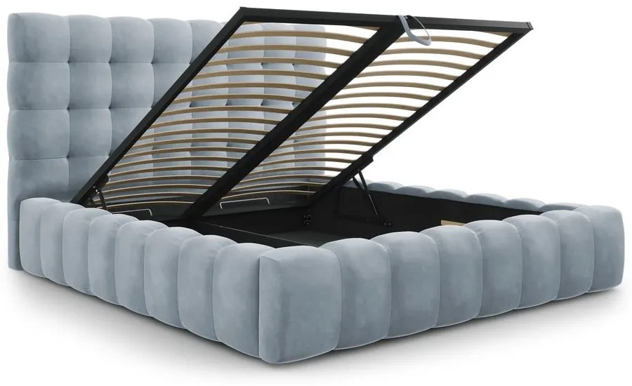 Jasnoniebieskie tapicerowane łóżko dwuosobowe ze schowkiem i stelażem 200x200 cm Bali – Cosmopolitan Design