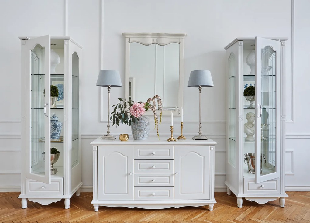 Stylowa witryna do salonu Elisabeth, wymiary 60x48x200 cm. 1-drzwiowa witryna szklana prawostronna, szuflada i szklane półki. Meble Victoria.