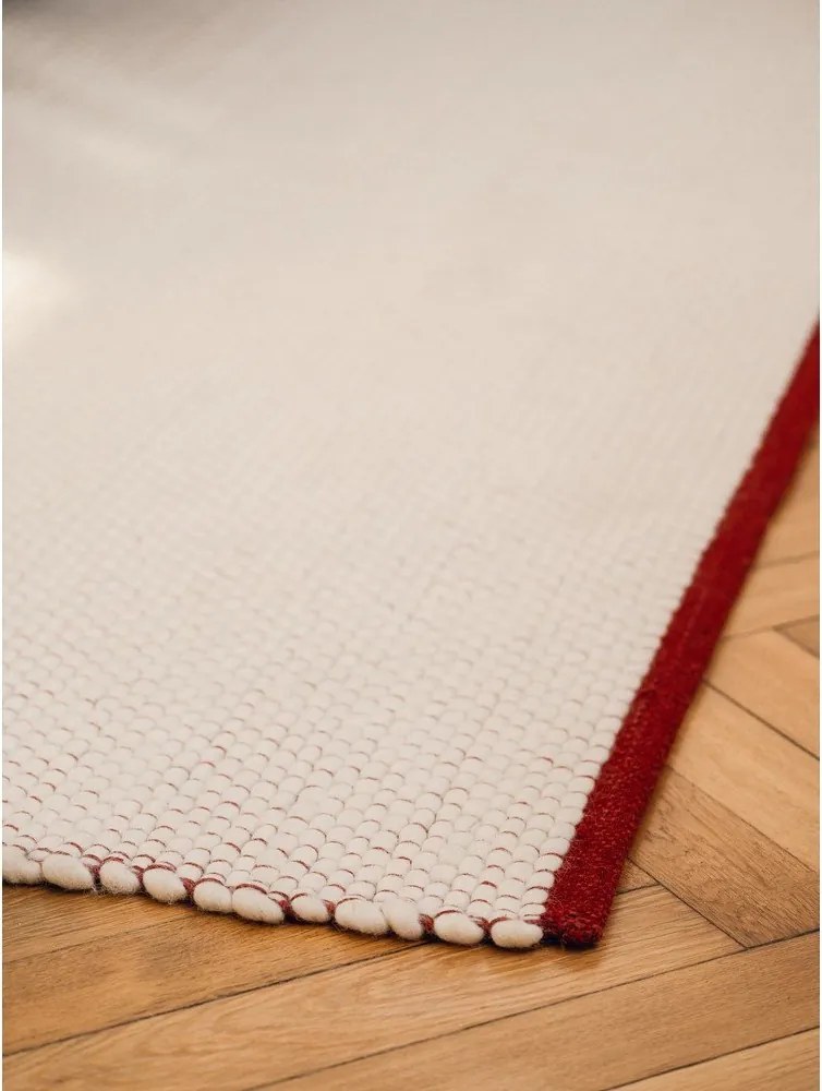 Czerwony/beżowy wełniany dywan tkany ręcznie 140x200 cm Lenu – noo.ma