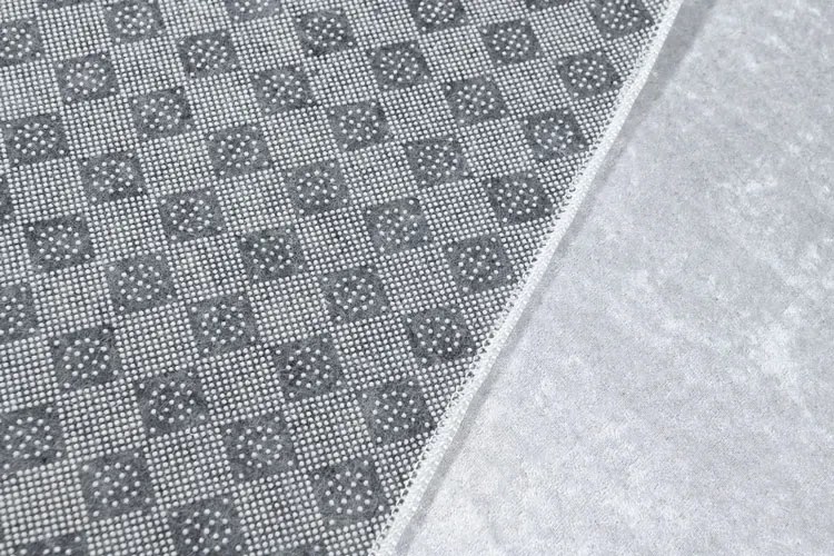 Jasnoróżowy dywan dziecięcy z baletnicą i sercami L0-W03