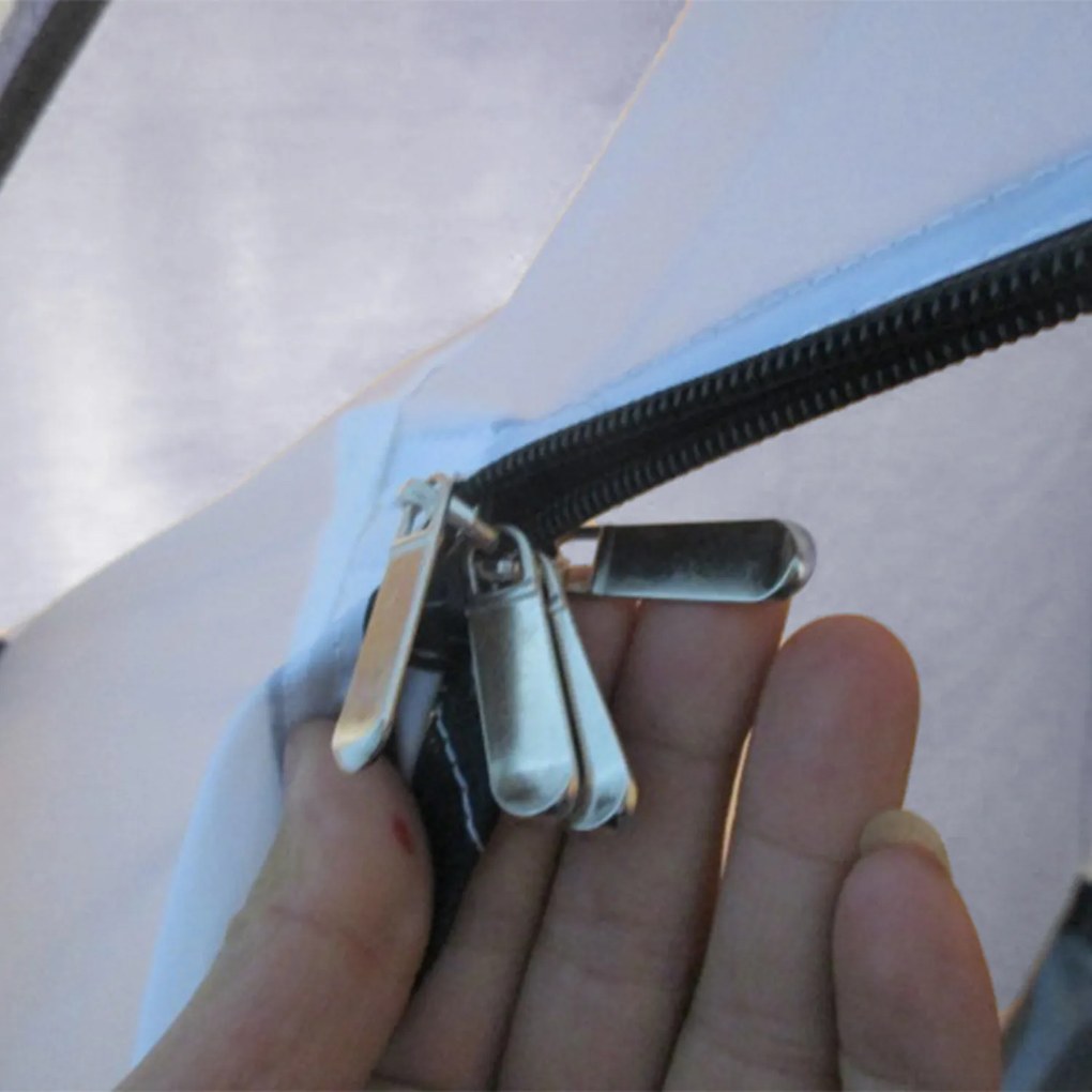 Outsunny Namiot kempingowy dla 3-4 osób, solidny, z torbą, 2 otwory, akcesoria, Niebieski