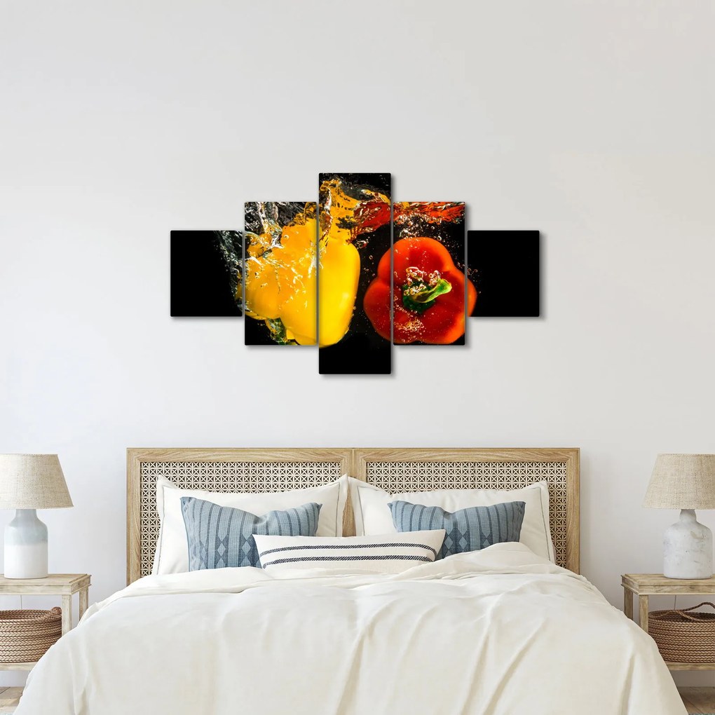 Obraz - papryki w wodzie (125x70 cm)