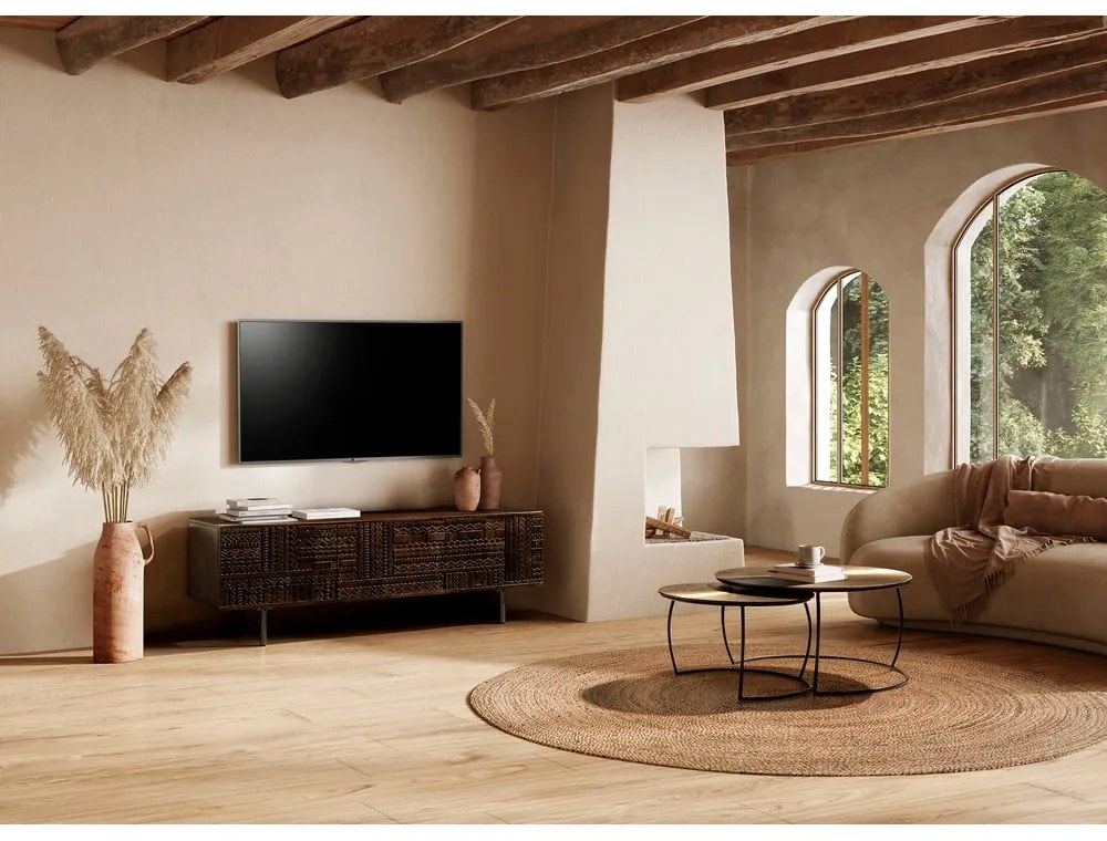 Ciemnobrązowa szafka pod TV z litego drewna mango 145x48x40 cm Kalai – MOME