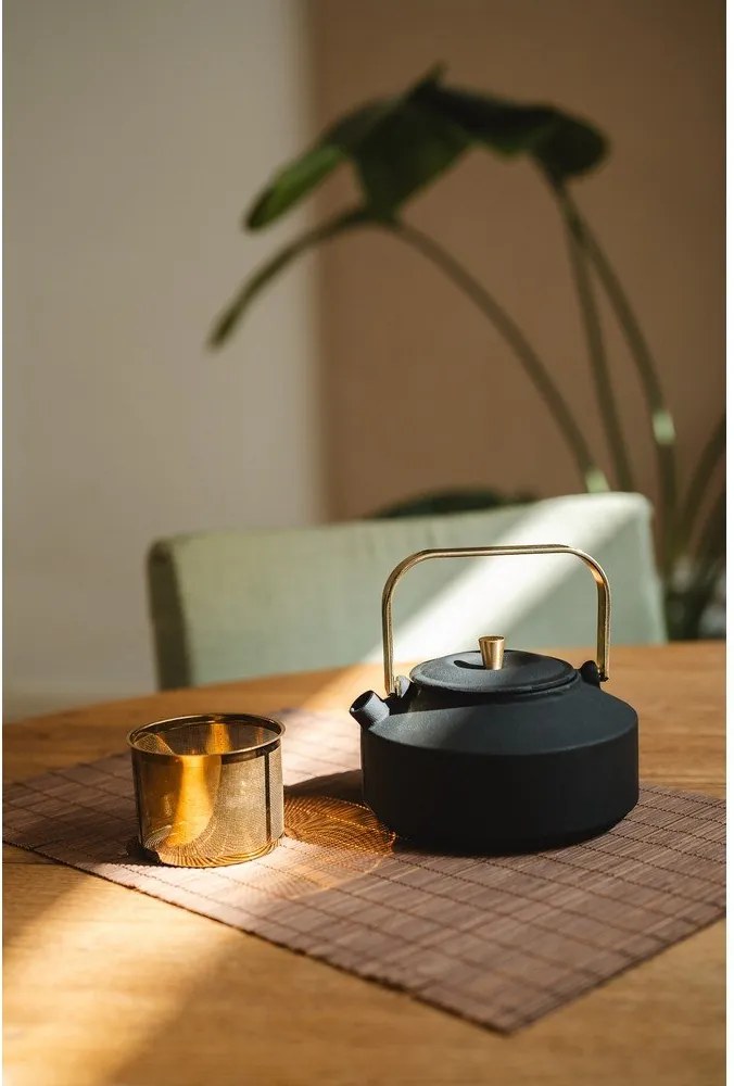 Czarny żeliwny dzbanek do herbaty z sitkiem 1 l Shangdong – Bredemeijer