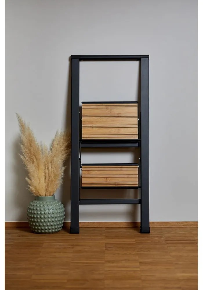 Czarna aluminiowa antypoślizgowa drabina składana Wenko Stepladder II.