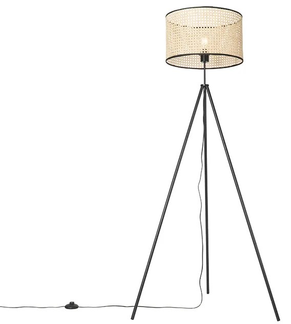 Rustykalna lampa podłogowa trójnóg czarna z abażurem z rattanu - Kata Rustykalny / Vintage Oswietlenie wewnetrzne