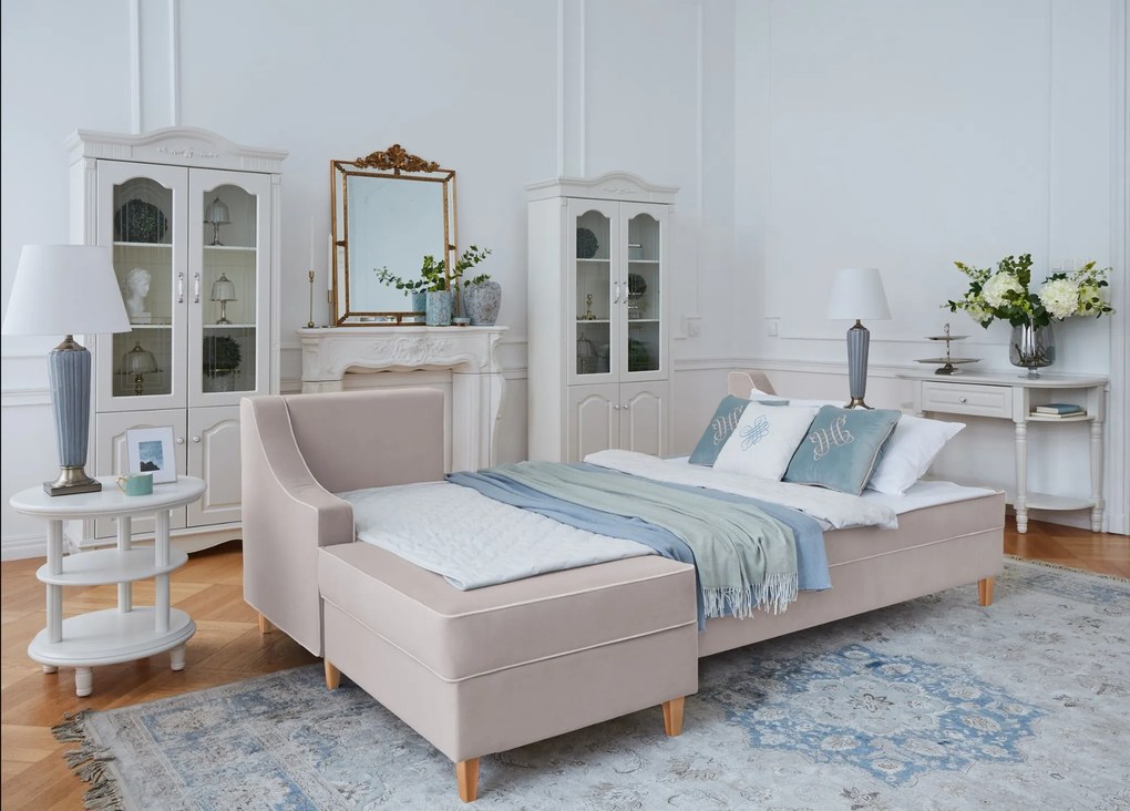 Narożnik rozkładany do salonu Notting Hill, z pojemnikami na pościel. Tkanina Matt Velvet odporna na wchłanianie płynów, kolor beżowy, błękitny, z kedrą.