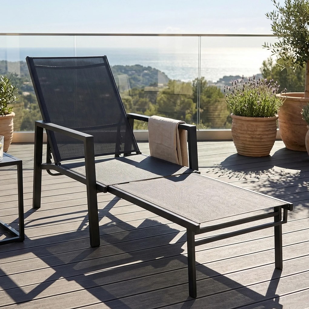 Outsunny Składany leżak ogrodowy z wysuwanym podnóżkiem, 5-stopniowa regulacja oparcia, oddychający | Aosom PL