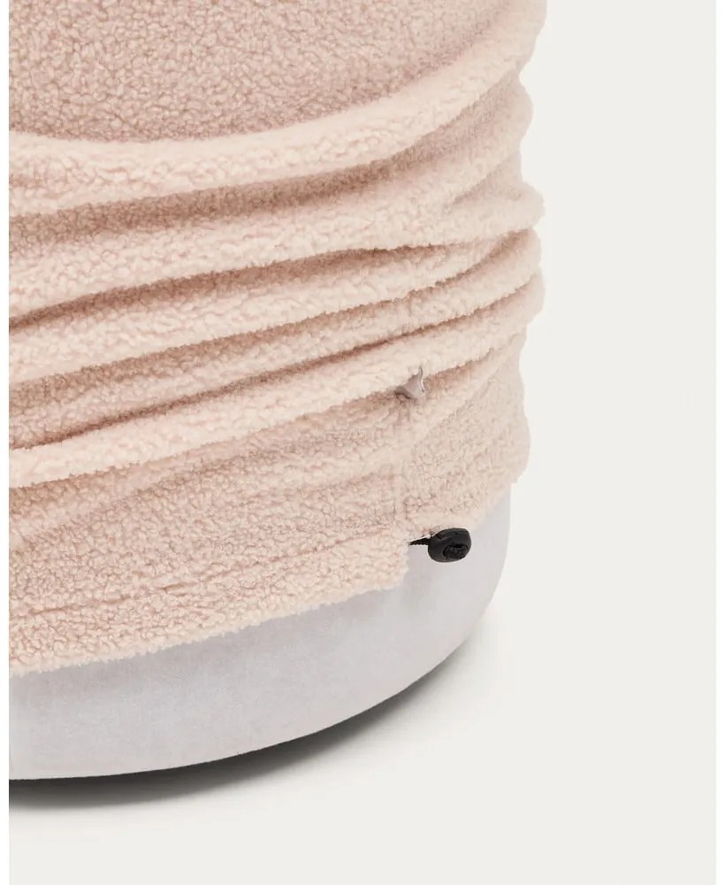 Jasnoróżowy puf z materiału bouclé Kaeli – Kave Home
