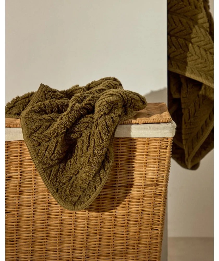 Zielony bawełniany ręcznik frotte 50x90 cm Rune – Kave Home