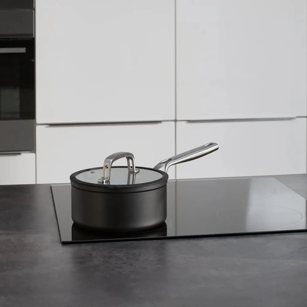 Garnek aluminiowy z pokrywką/z nieprzywierającą powierzchnią odpowiedni na indukcję 2,4 l Meda 3.0 – FABINI