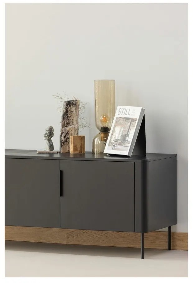 Szafka pod TV z litego drewna sosnowego w kolorze matowej czerni 154x56x44 cm Gunnar – WOOOD