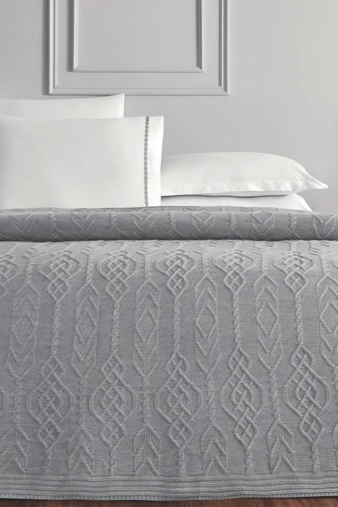 Wełniana narzuta na łóżko PETRA w opakowaniu prezentowym z poduszkami Szary Zestaw na łóżko dwuosobowe