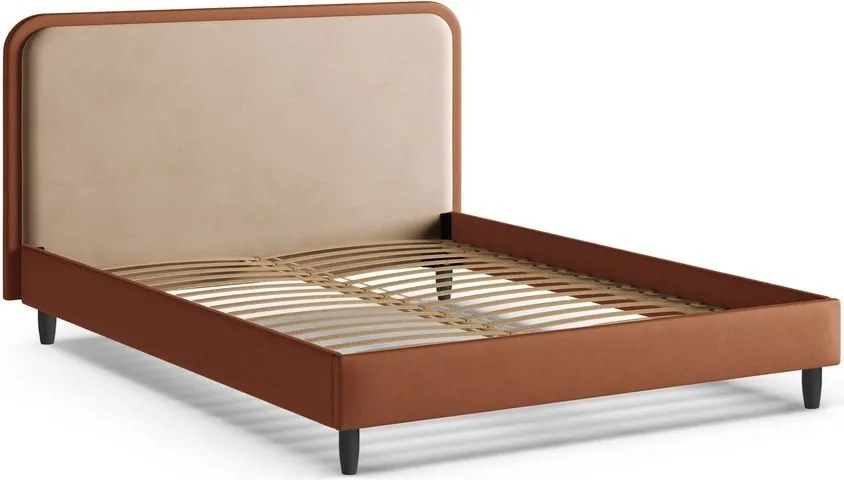 Ceglaste tapicerowane łóżko dwuosobowe ze stelażem 180x200 cm Aveline – Micadoni