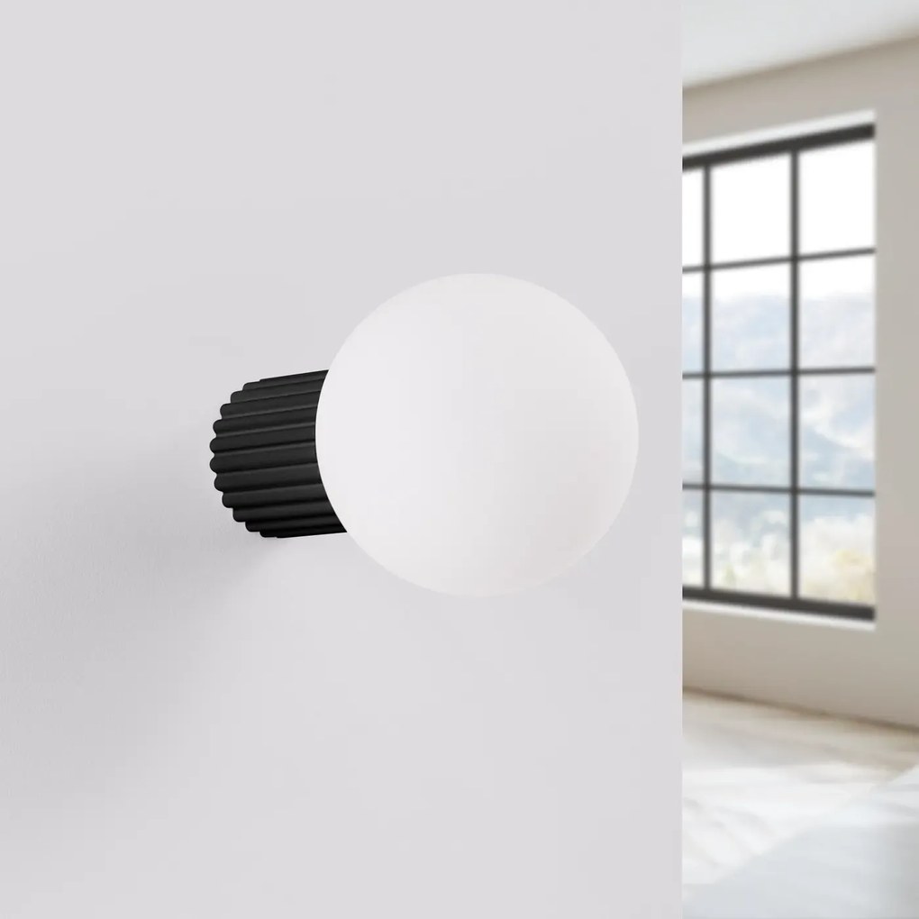 Kinkiet HALO czarny IP44 ryflowany SOLLUX LIGHTING