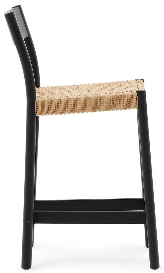 Czarny hoker z litego drewna dębowego (wysokość siedziska 65 cm) Yalia – Kave Home