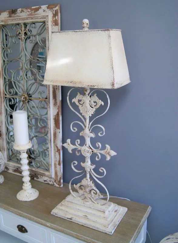 Lampa stołowa