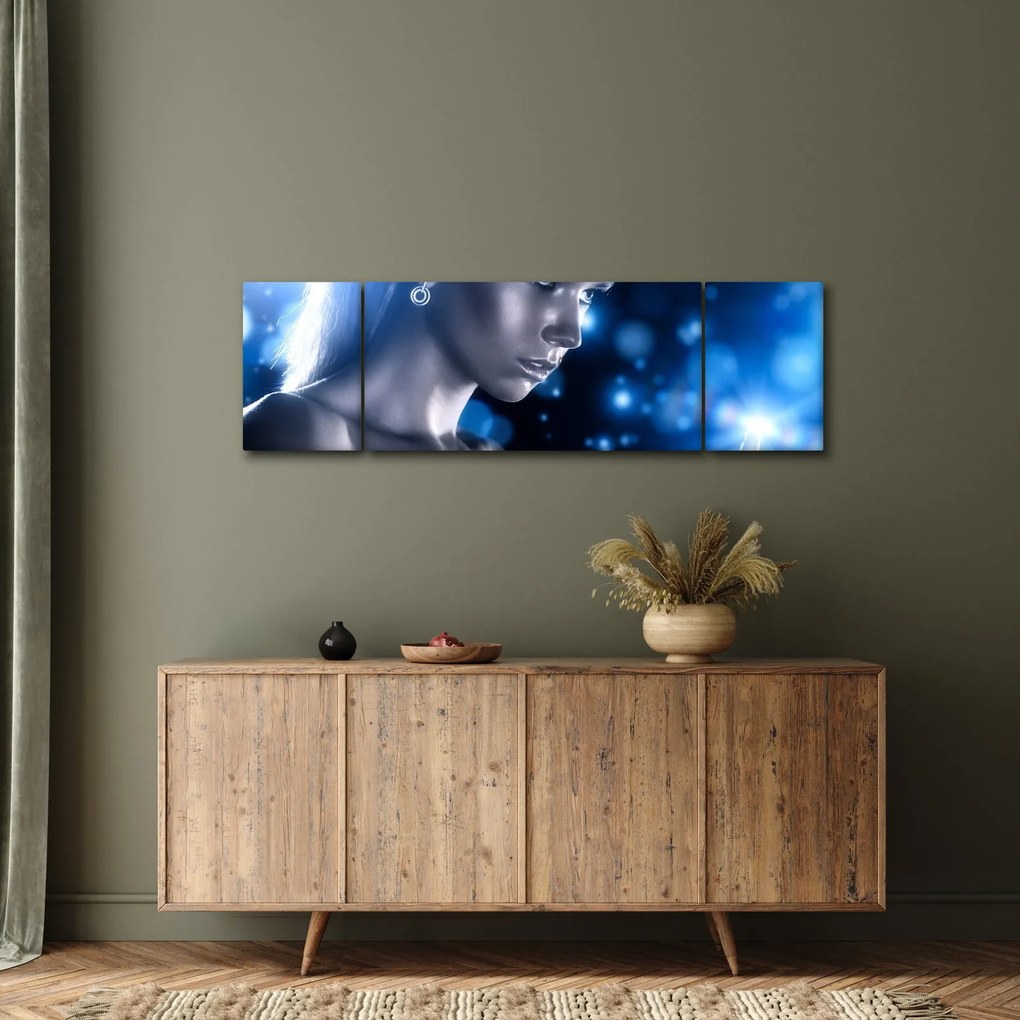 Obraz kobiety w niebieskim blasku (170x50 cm)