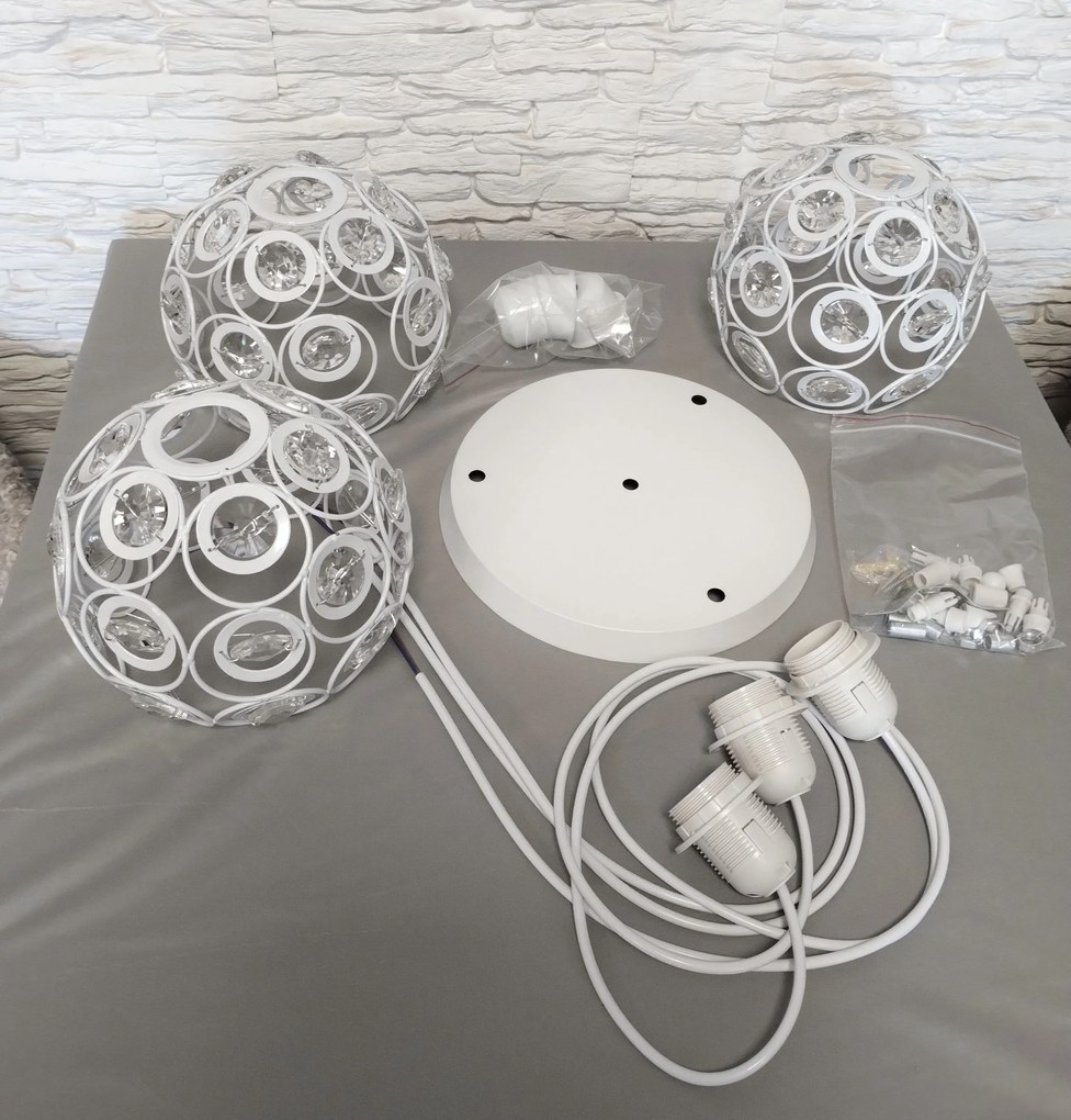 Lampa sufitowa z ażurowymi kloszami kryształkami wisząca AT10-3SZ-White