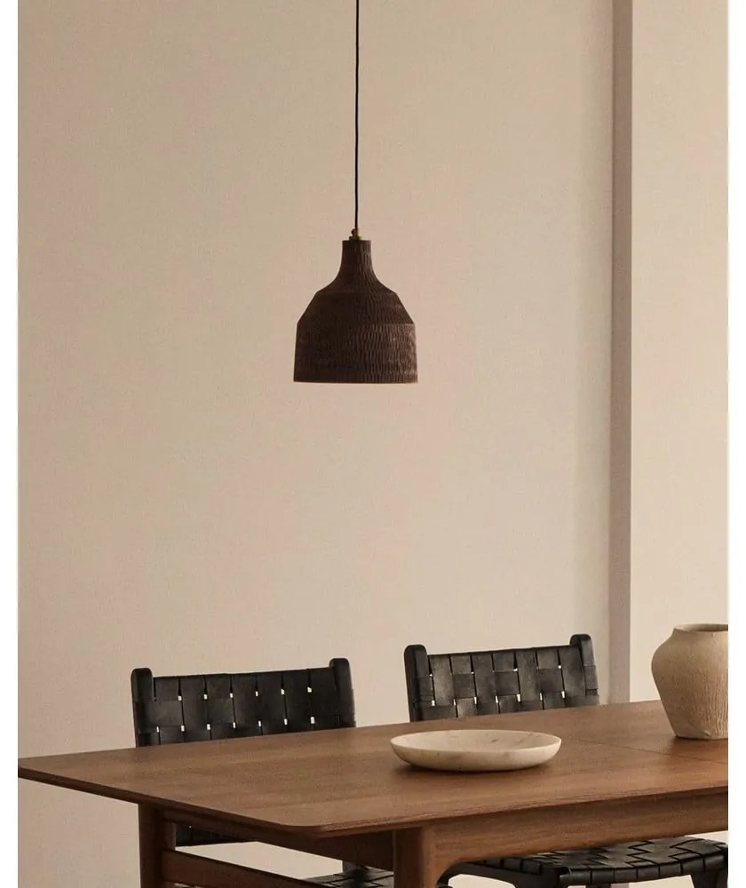Czarna lampa wisząca z drewnianym kloszem ø 21 cm Amire – Kave Home