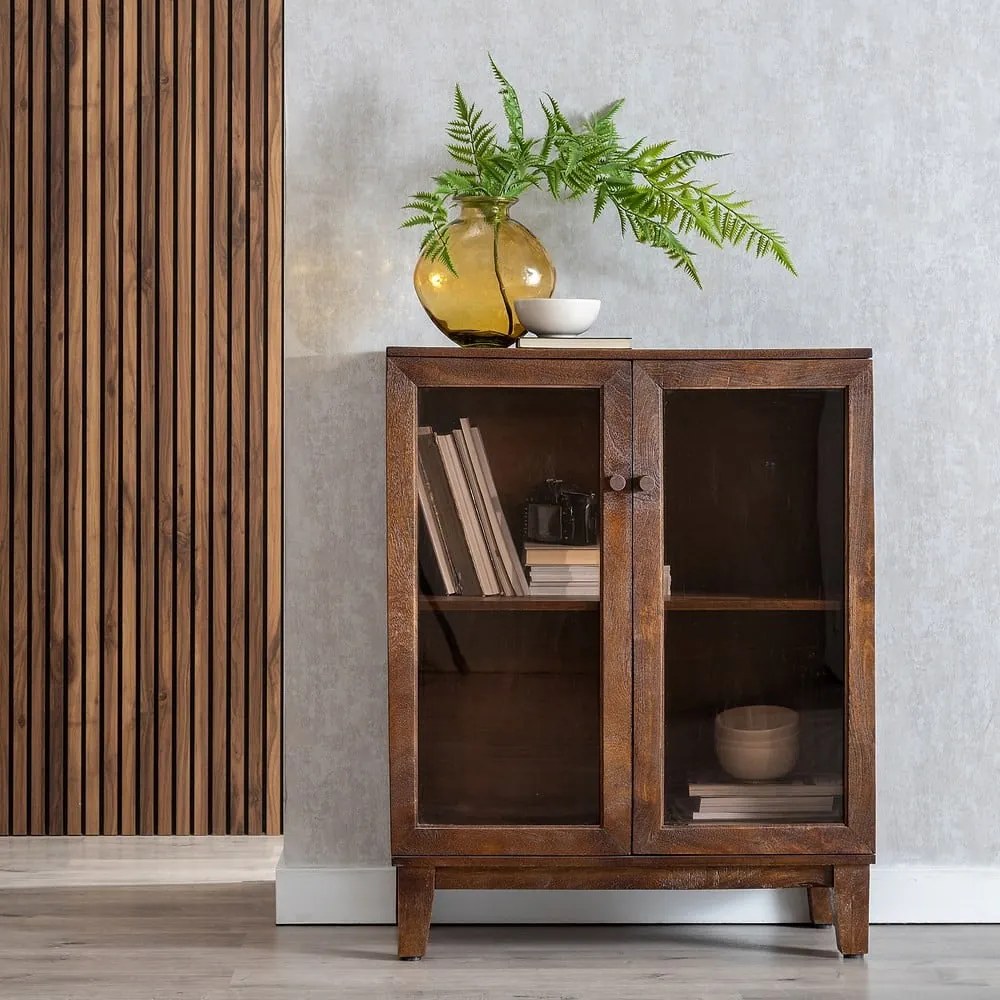 Brązowa witryna z litego drewna mango 80x100x40 cm Ravi – Ixia